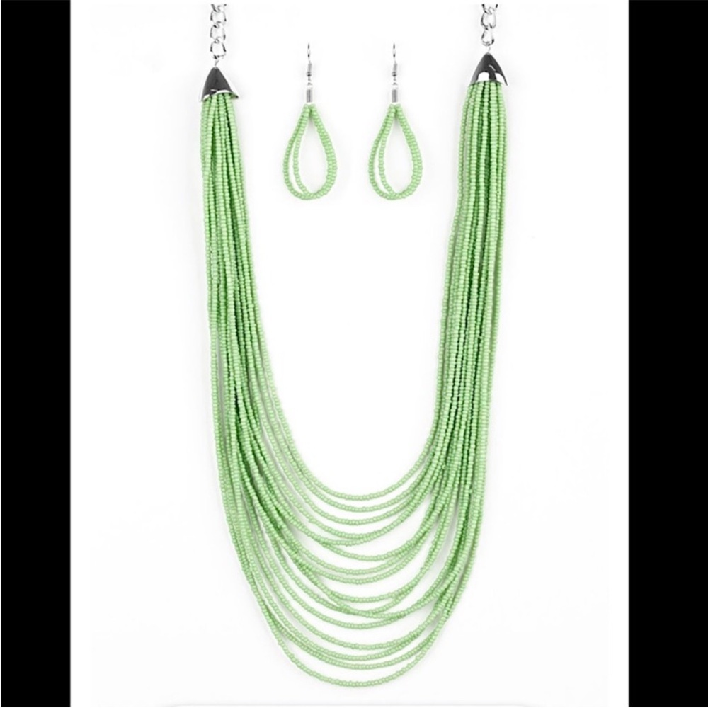 ✨ Retro Green Beaded Necklace & Earring Set ✨ - Picture 2 of 5